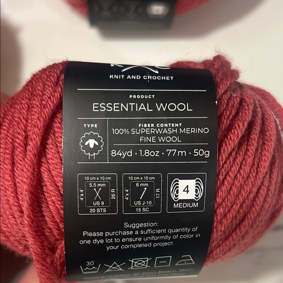 K/C Essential Wool Yarn in Raspberry - Picture 2 of 2
